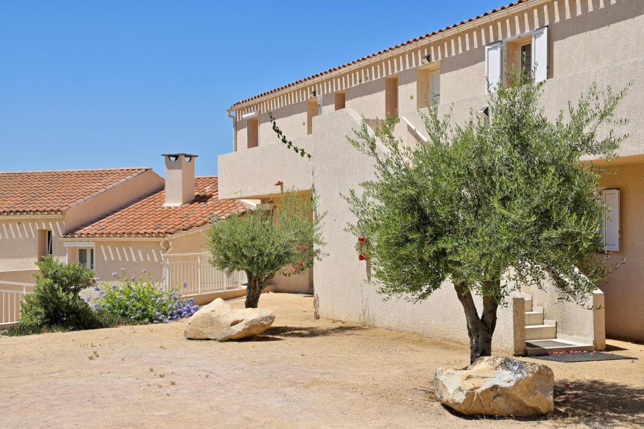 Residence Roc E Mare Tiuccia Kültér fotó